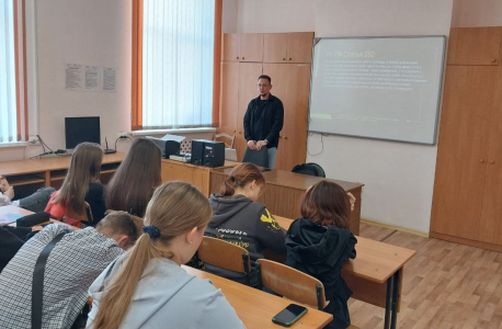 В Орловской области с обучающимися обсудили вопросы профилактики терроризма, экстремизма, неонацизма, деструктивных явлений в молодежной среде