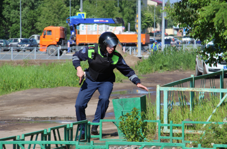 В Архангельске проведено командно-штабное антитеррористическое учение на объекте образования