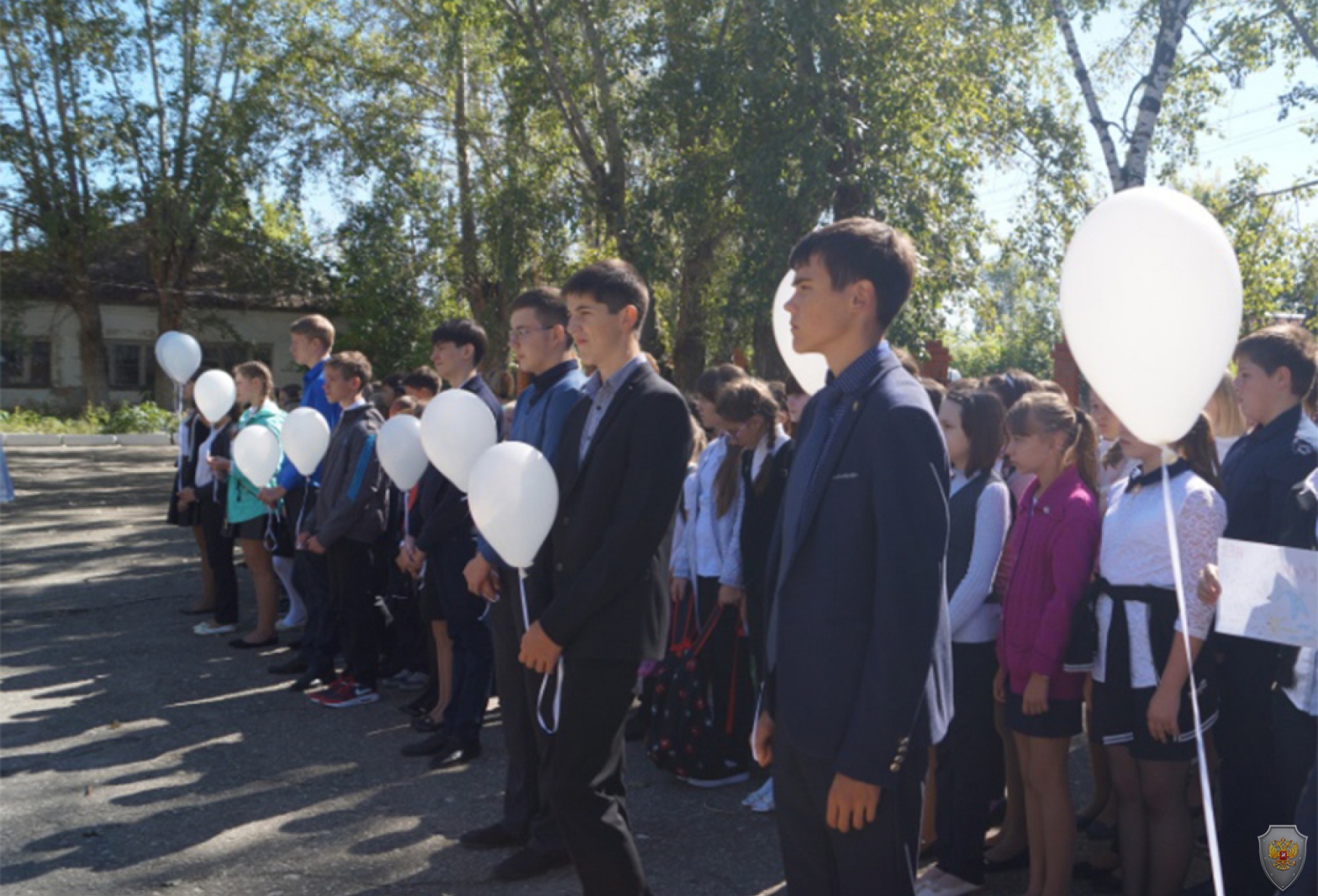 Митинг в г. Петровске Саратовской области, посвященный памяти погибших при захвате заложников в г. Беслане