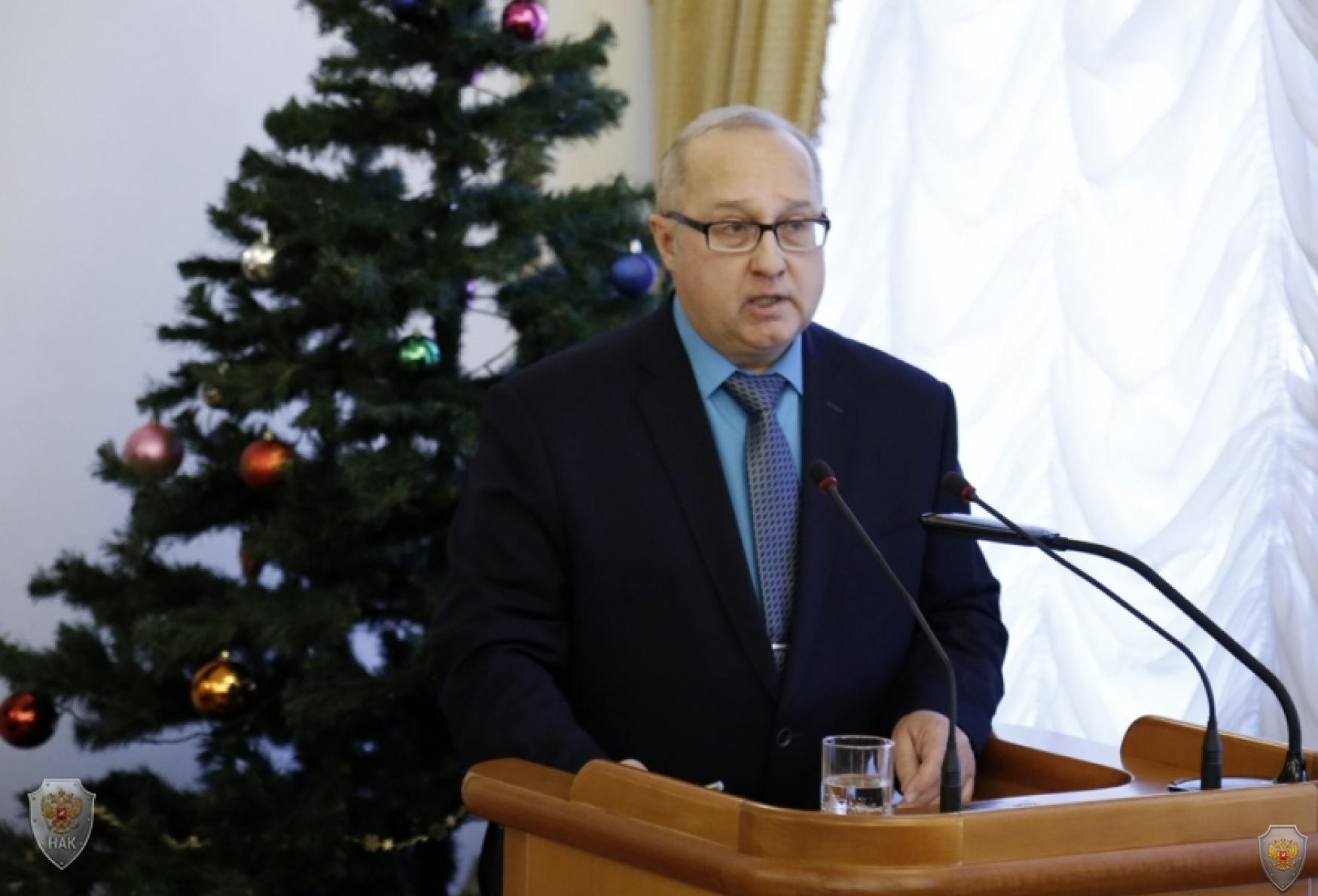 Губернатор Алексей Кокорин поручил во время новогодних праздников особое внимание уделить безопасности при проведении мероприятий с массовым пребыванием людей