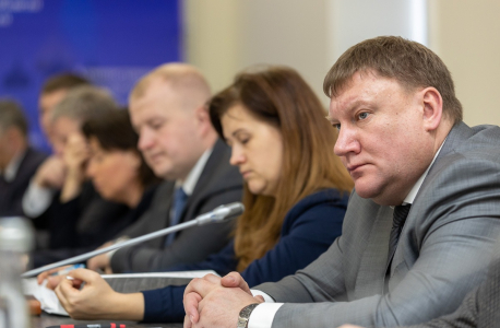 Михаил Ведерников поручил Главам муниципалитетов взять на личный контроль вопросы категорирования гостиниц и безопасности школ