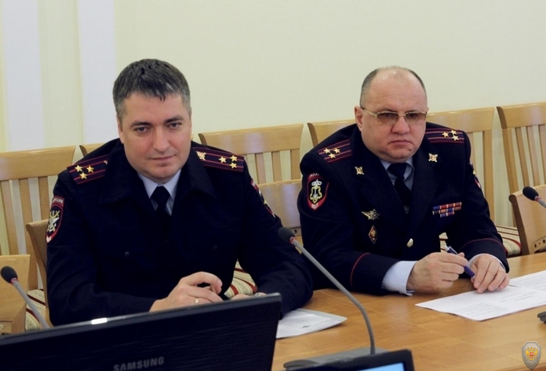 На заседании антитеррористической комиссии Алтайского края обсудили вопросы обеспечения безопасности новогодних праздников и итоги работы за 2016 год