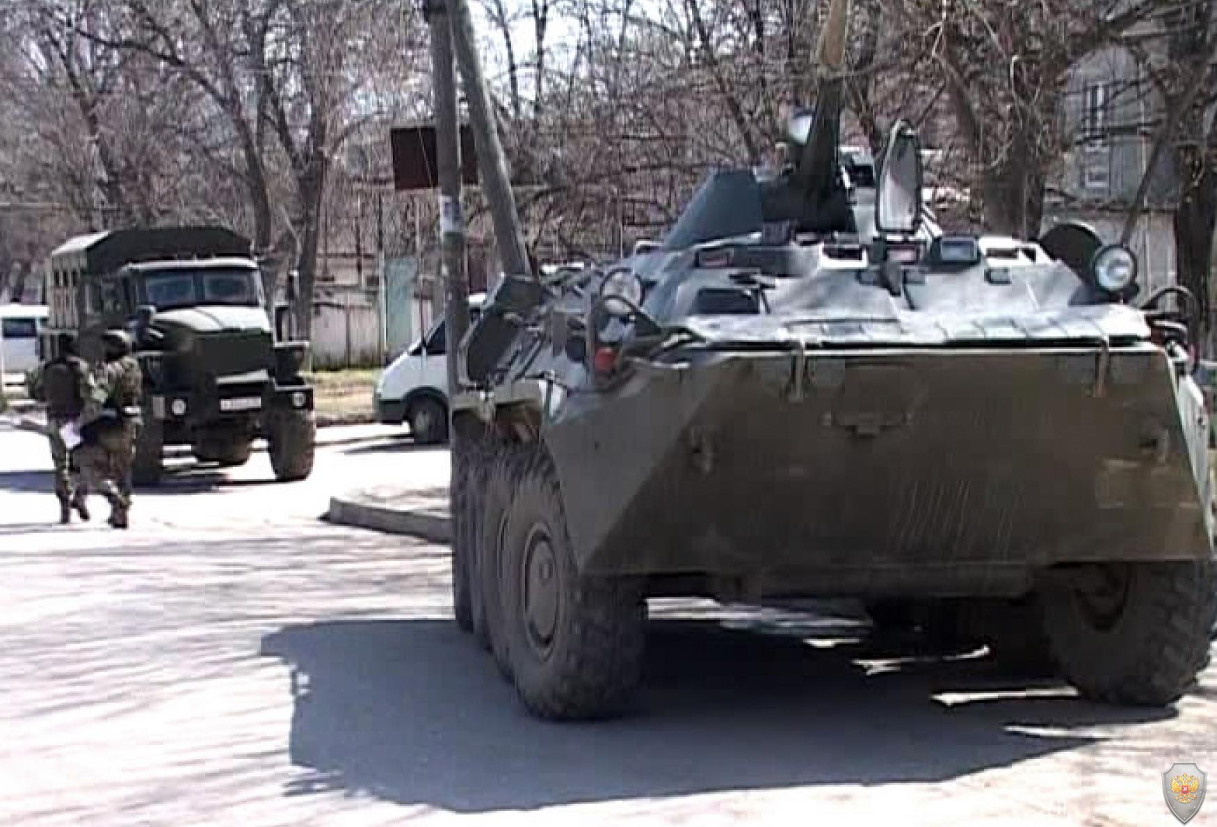 В дагестанском Буйнакске в ходе КТО нейтрализованы трое бандитов, обезврежен пояс смертника