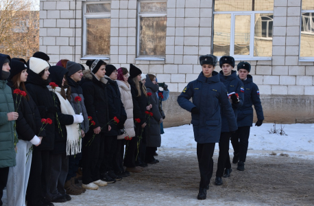 В костромской школе открыта памятная доска