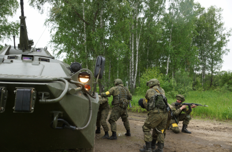 Новосибирские силовики провели учения по предотвращению теракта на стратегически важном военном объекте