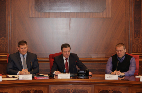 Вступительное слово руководителя аппарата Антитеррористической комиссии в Республике Коми Бурцева Александра Александровича (на фото в центре).
