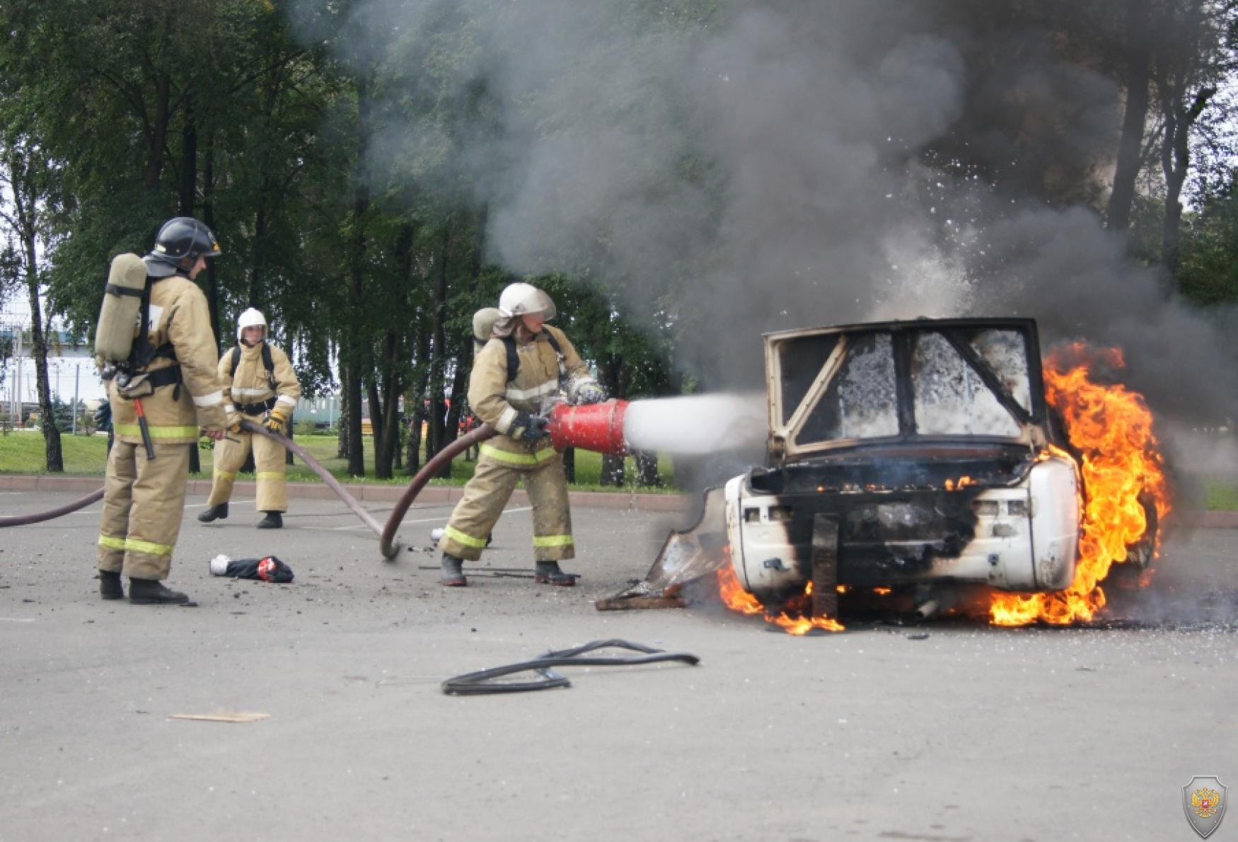 Ликвидация возгорания автомобиля