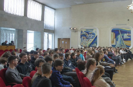 Для севастопольских школьников проведена встреча "Мы против террора!"