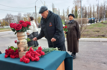 Мурал памяти Героя России Александра Крынина открыт в Воронеже