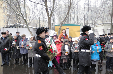 В МОСКОВСКОМ ЛИЦЕЕ ОТКРЫТА МЕМОРИАЛЬНАЯ ДОСКА ОФИЦЕРУ ГРУППЫ "АЛЬФА" ДМИТРИЮ ВОЛКОВУ 