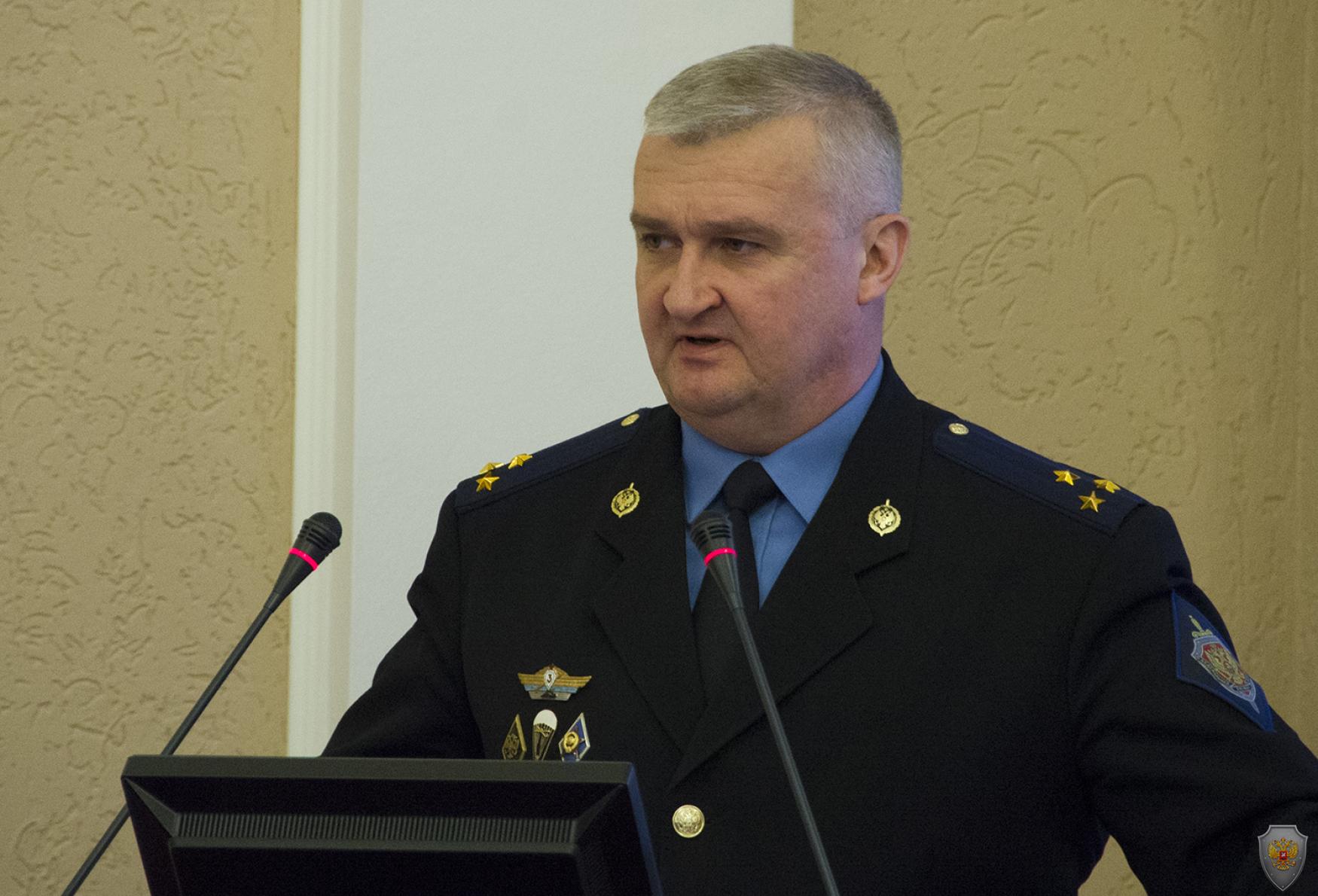 Александру Буркову доложили об усилении мер безопасности в период майских праздников