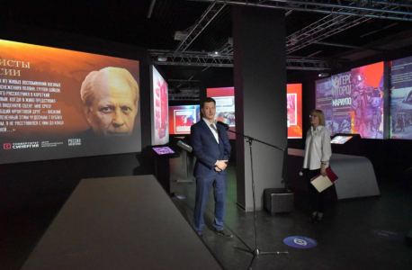 В Саратове открылась мультимедийная выставка "Герои спецоперации"