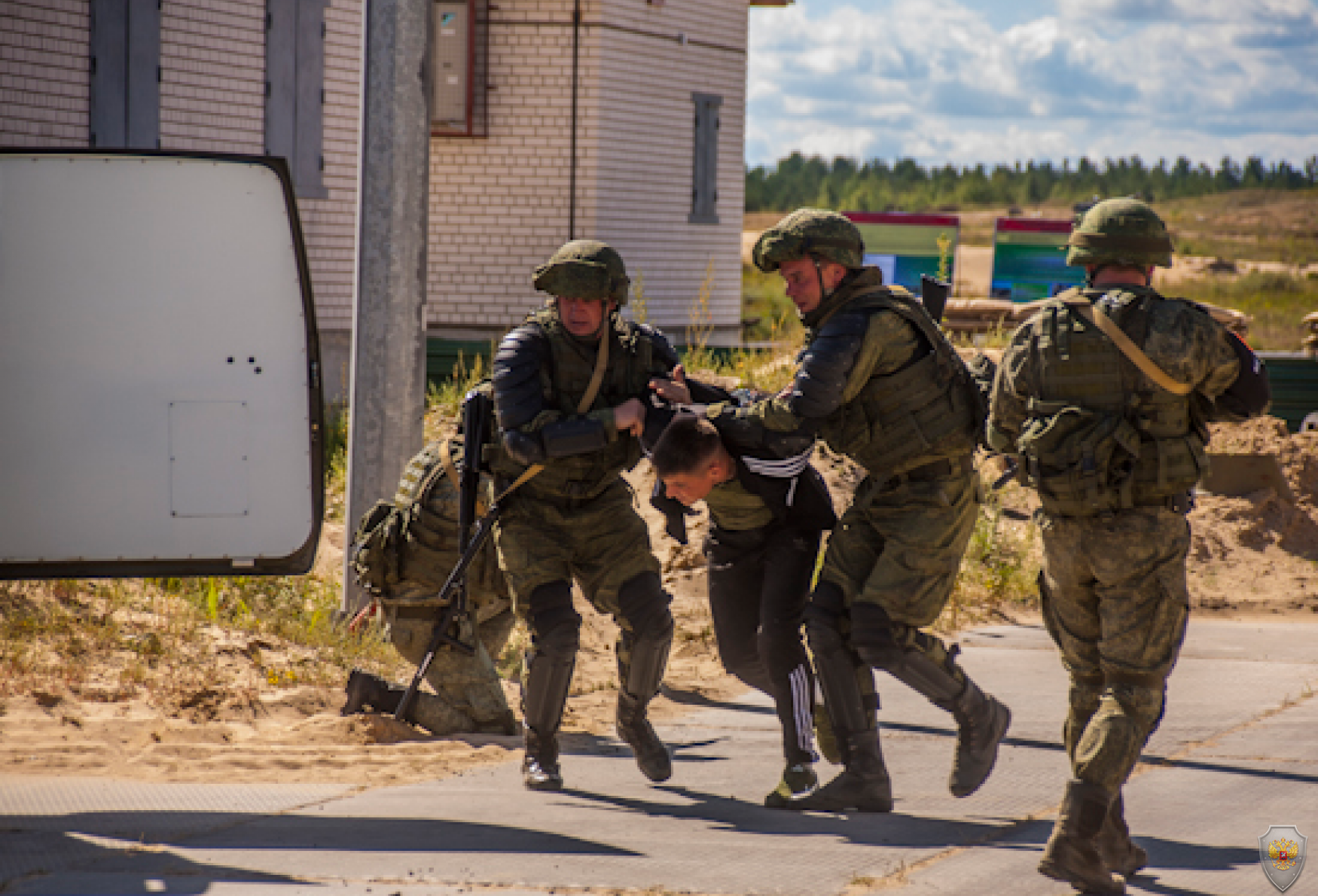 Комплексные тренировки противодействия терроризму провели подразделения военной полиции ЗВО в Нижегородской области