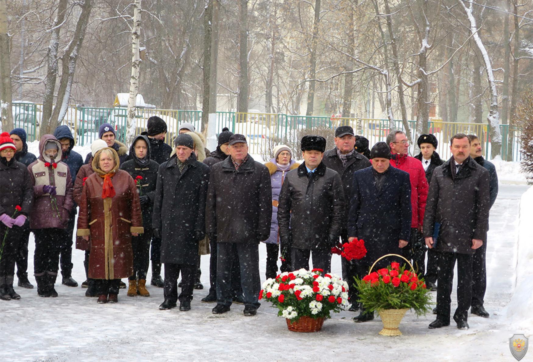 Торжественное открытие мемориальной доски кавалеру ордена Красного Знамени лейтенанту Шатских Виктору Викторовичу