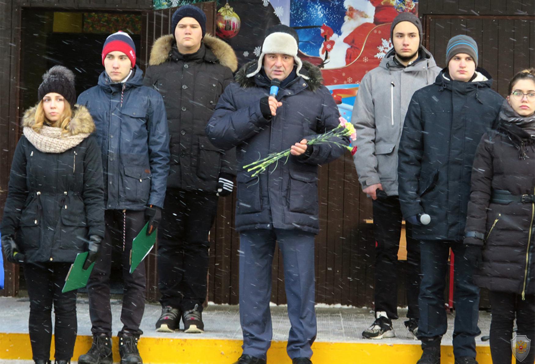 Торжественное открытие мемориальной доски кавалеру ордена Красного Знамени лейтенанту Шатских Виктору Викторовичу